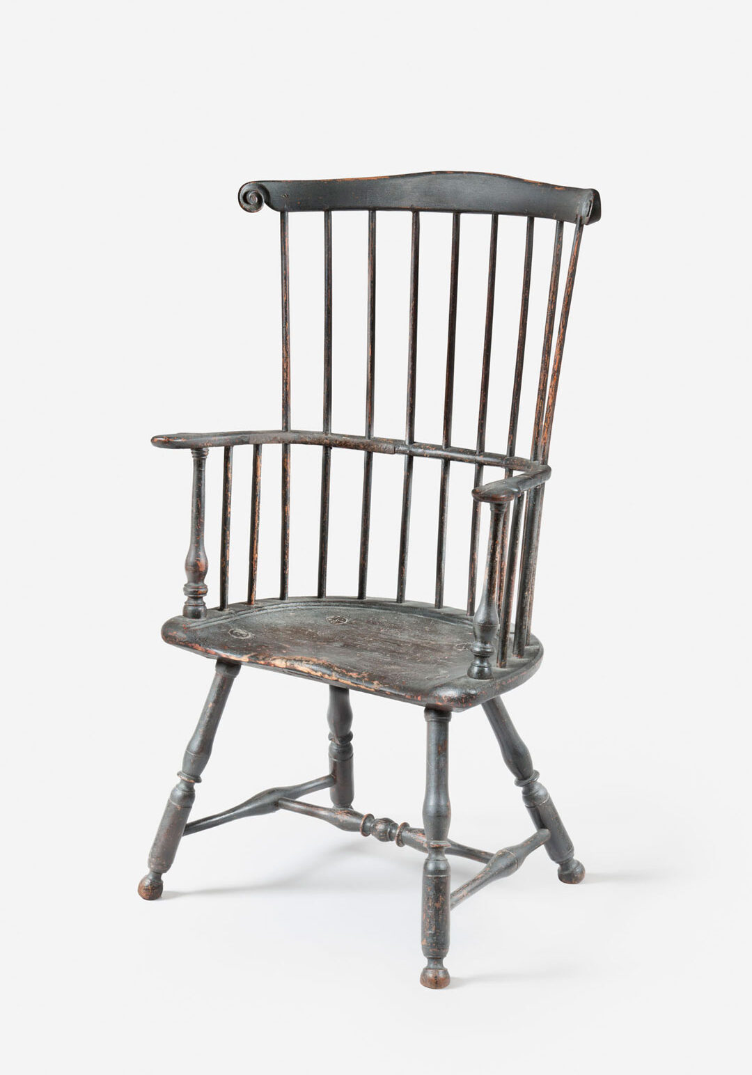 Windsor armchair branded by
Thomas Gilpin, Philadelphia,
1755–60. Collection of the
Dietrich American Foundation,
8.1.4.HRD.534